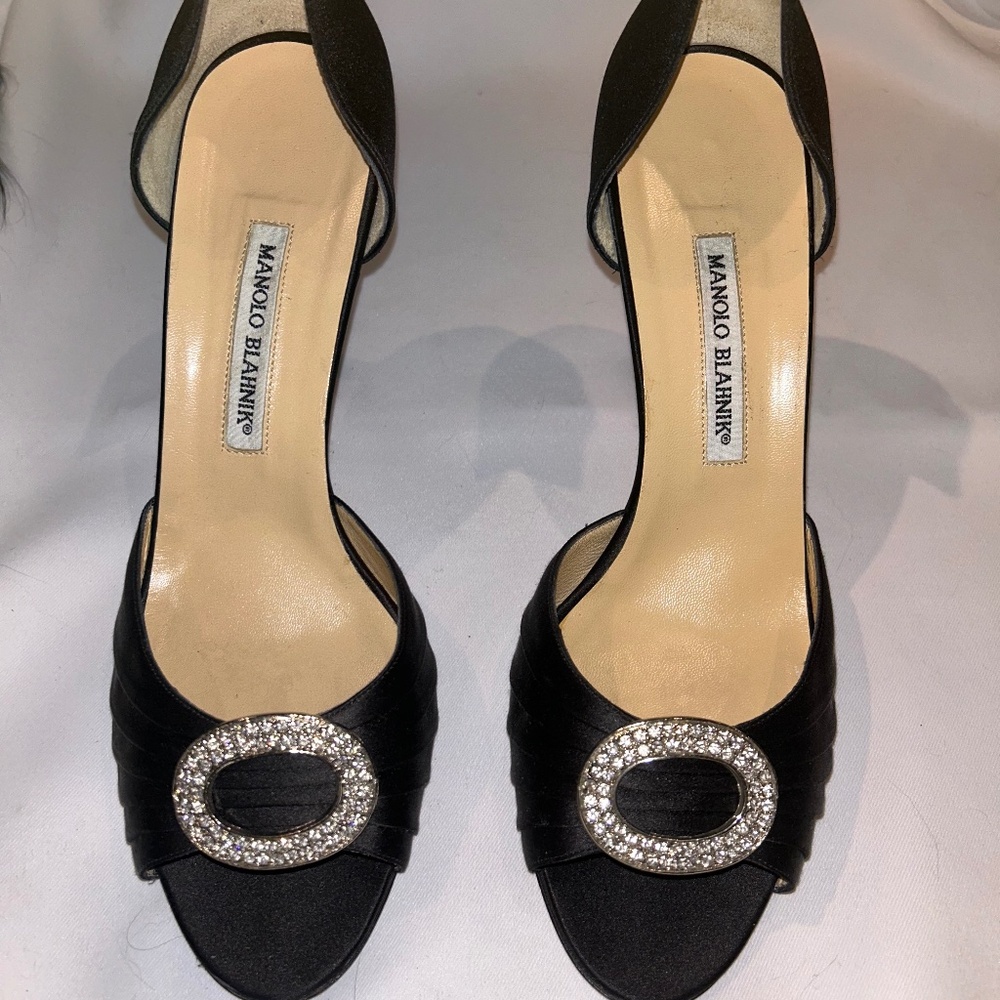 Manolo Blahnik Classic open-toed satin heel